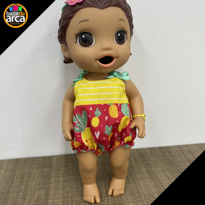 Boneca com Roupas de Frutas